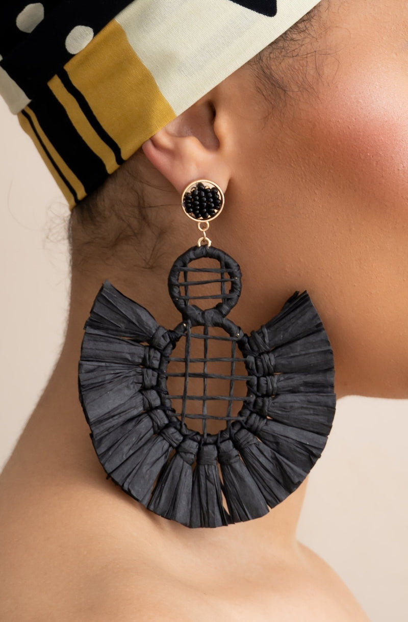 NARI EARRINGS in black