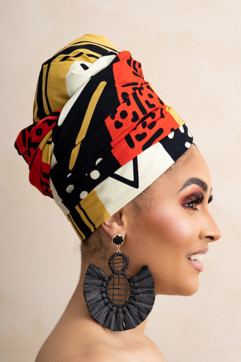 NARI EARRINGS in black